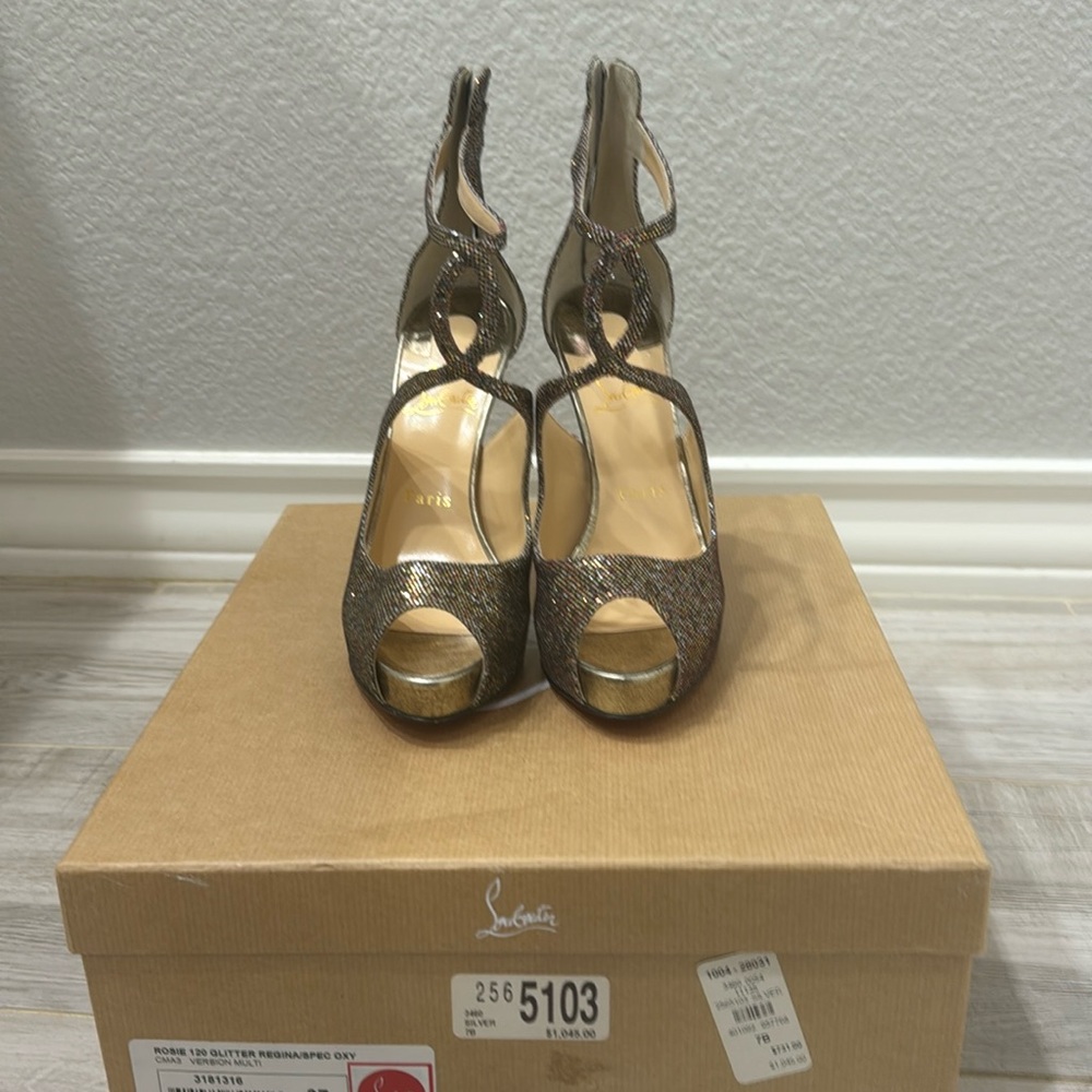 Excellent condition Red Bottoms.